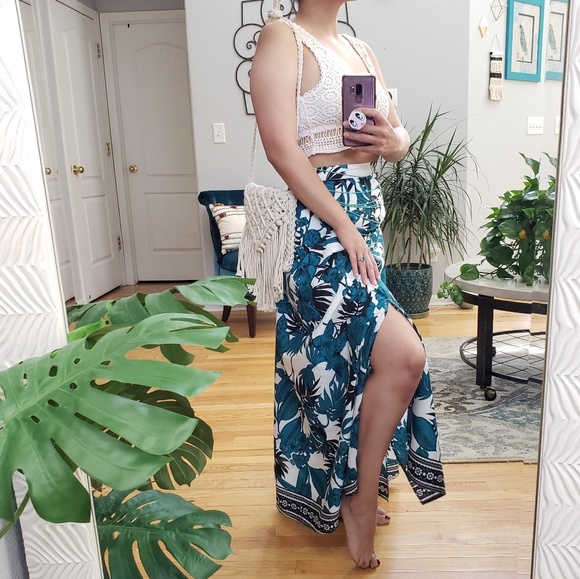 Boohoo Dresses & Skirts - Boohoo Abigail Border Print Maxi Skirt Bohemian